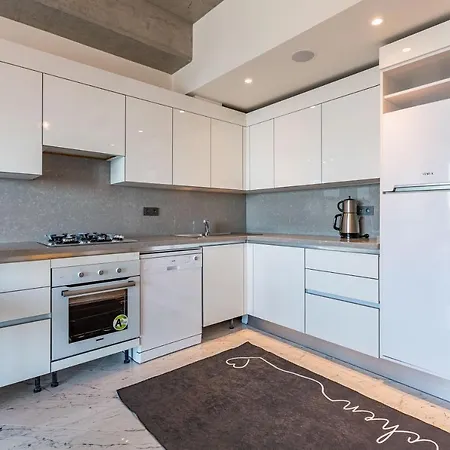 Cozy Flat With View And Balcony In Sisli Daire İstanbul