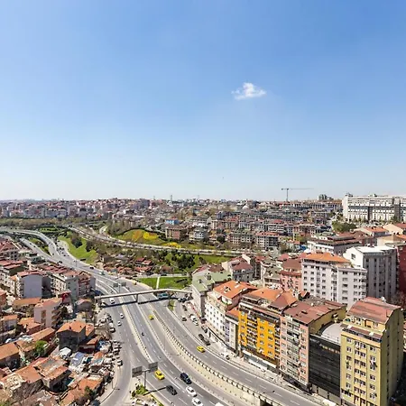 Daire Cozy Flat With View And Balcony In Sisli İstanbul