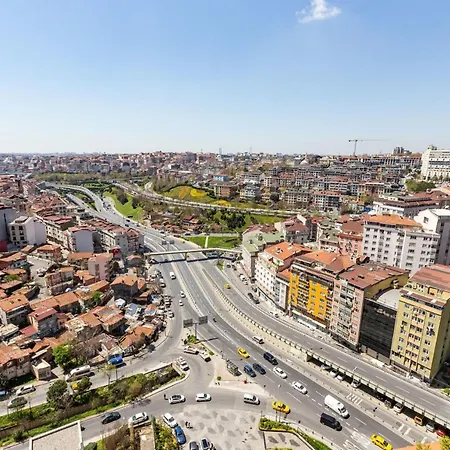 Daire Cozy Flat With View And Balcony In Sisli İstanbul