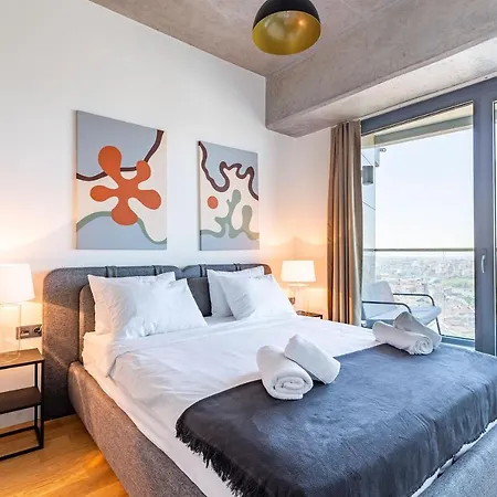 Cozy Flat With View And Balcony In Sisli Appartement
