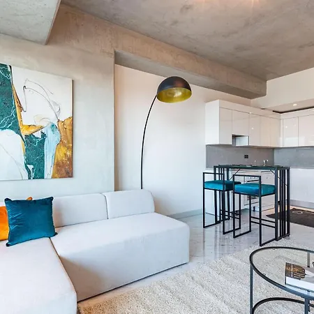 Cozy Flat With View And Balcony In Sisli Appartement