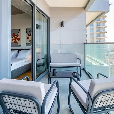 Cozy Flat With View And Balcony In Sisli Istanboel